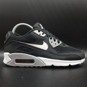NIKE Air Max 90 Essential